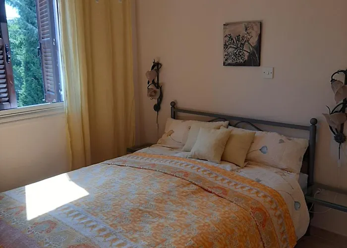 Limnaria Deluxe Maisonette